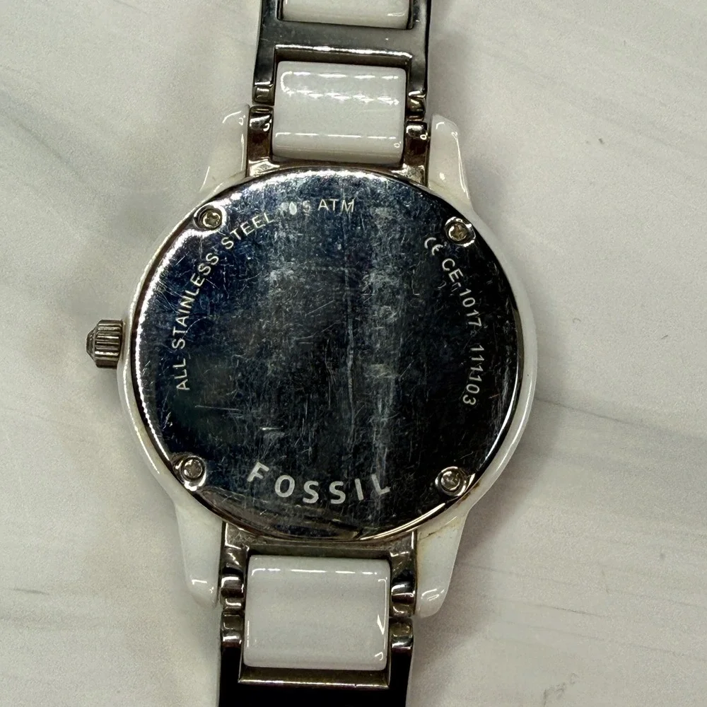 Fossil ce 1017